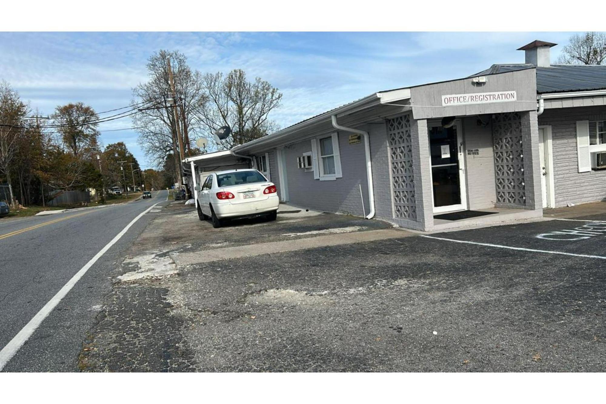 Tri-City Motel By Oyo Forest City Spindale Exterior foto